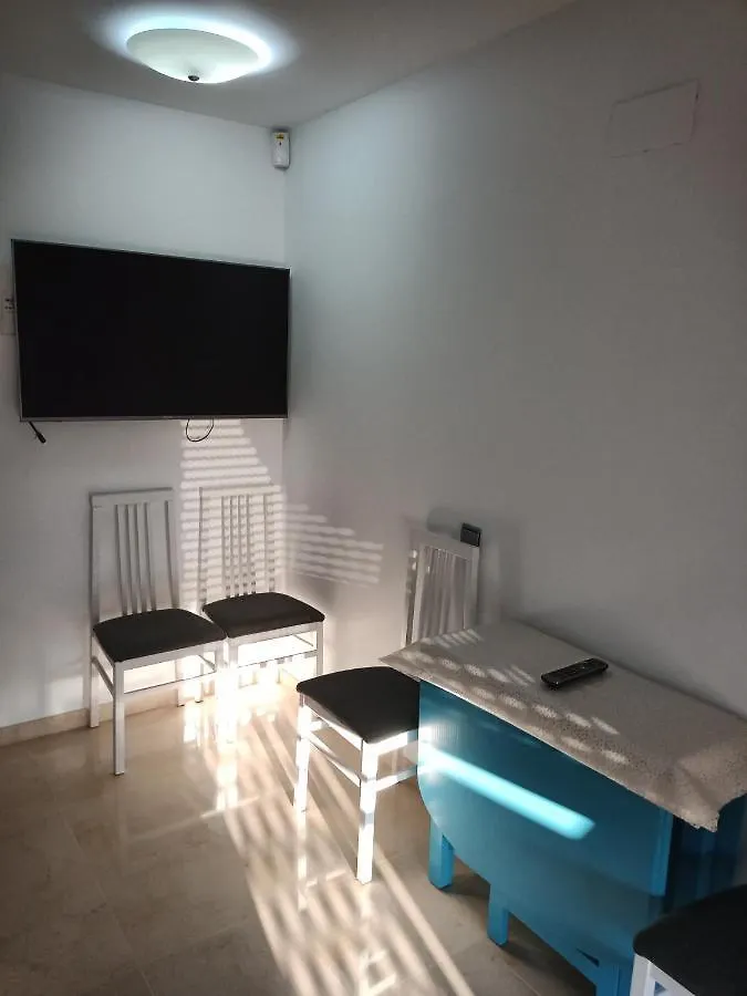 Apartment Paradise of Benalmadena: Mountain Views Near Beach
