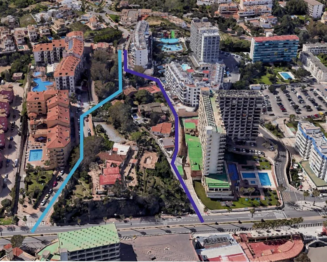 Apartment Paradise of Benalmadena: Mountain Views Near Beach